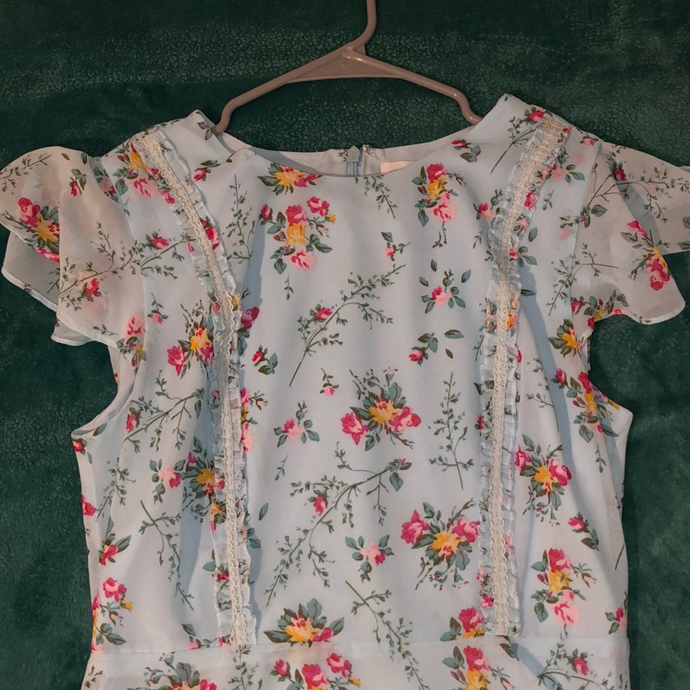 Selling cute floral dress, Condition: Used only once